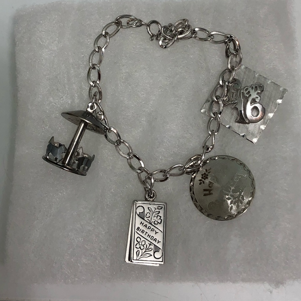Vintage Sterling Silver Charm Bracelet Sweet 16years Sz 6.5 - Picture 3 of 9